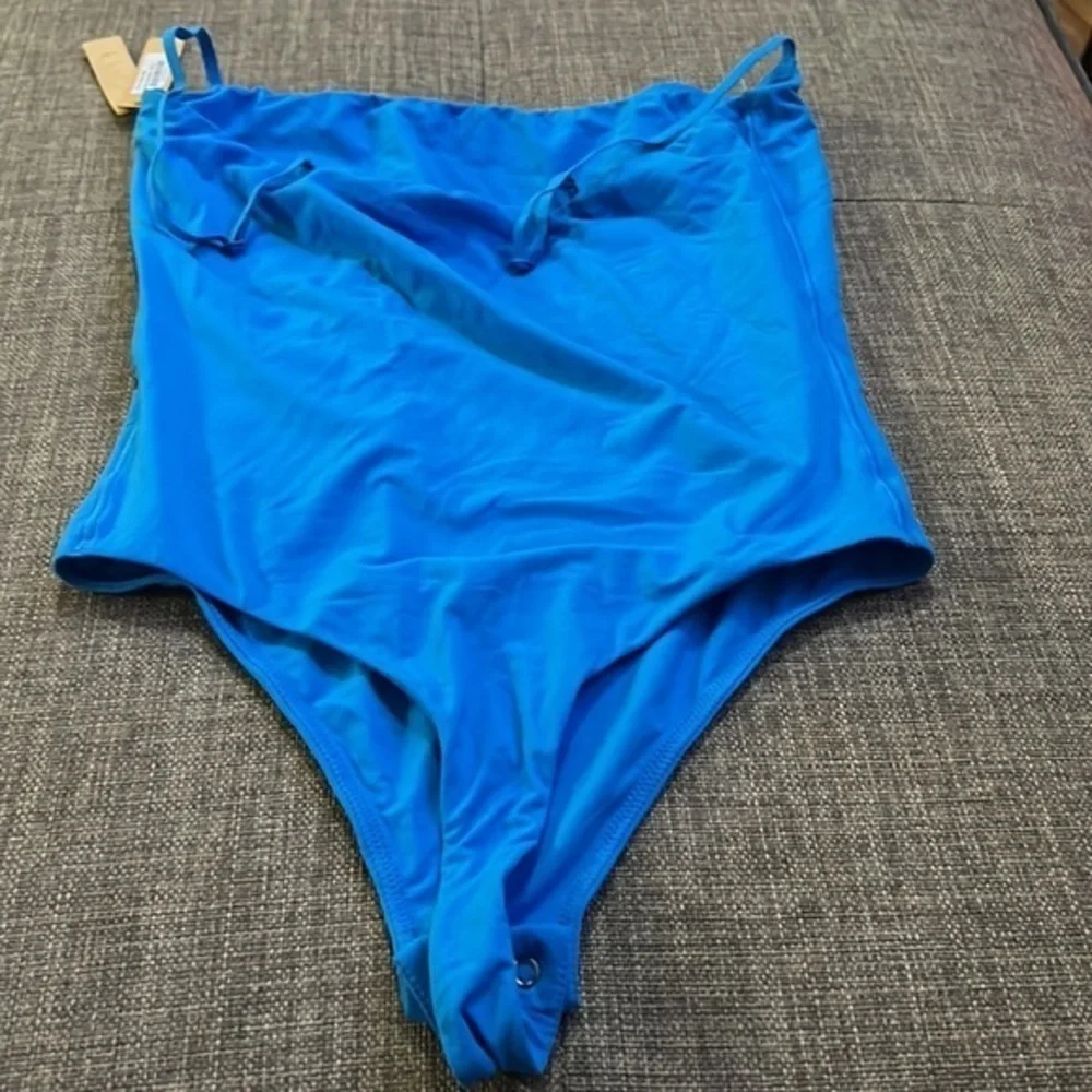 Skims Fits Everybody Cami Bodysuit - Picture 2 of 2